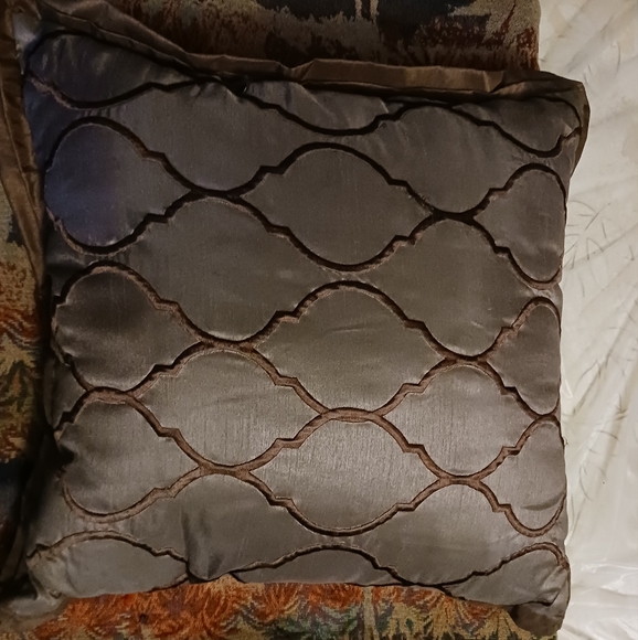 🦊🐅Land of Nod Room Throw pillow🦙🦒& Arrow Home 🏡 Fashion Pollows. - Picture 7 of 12